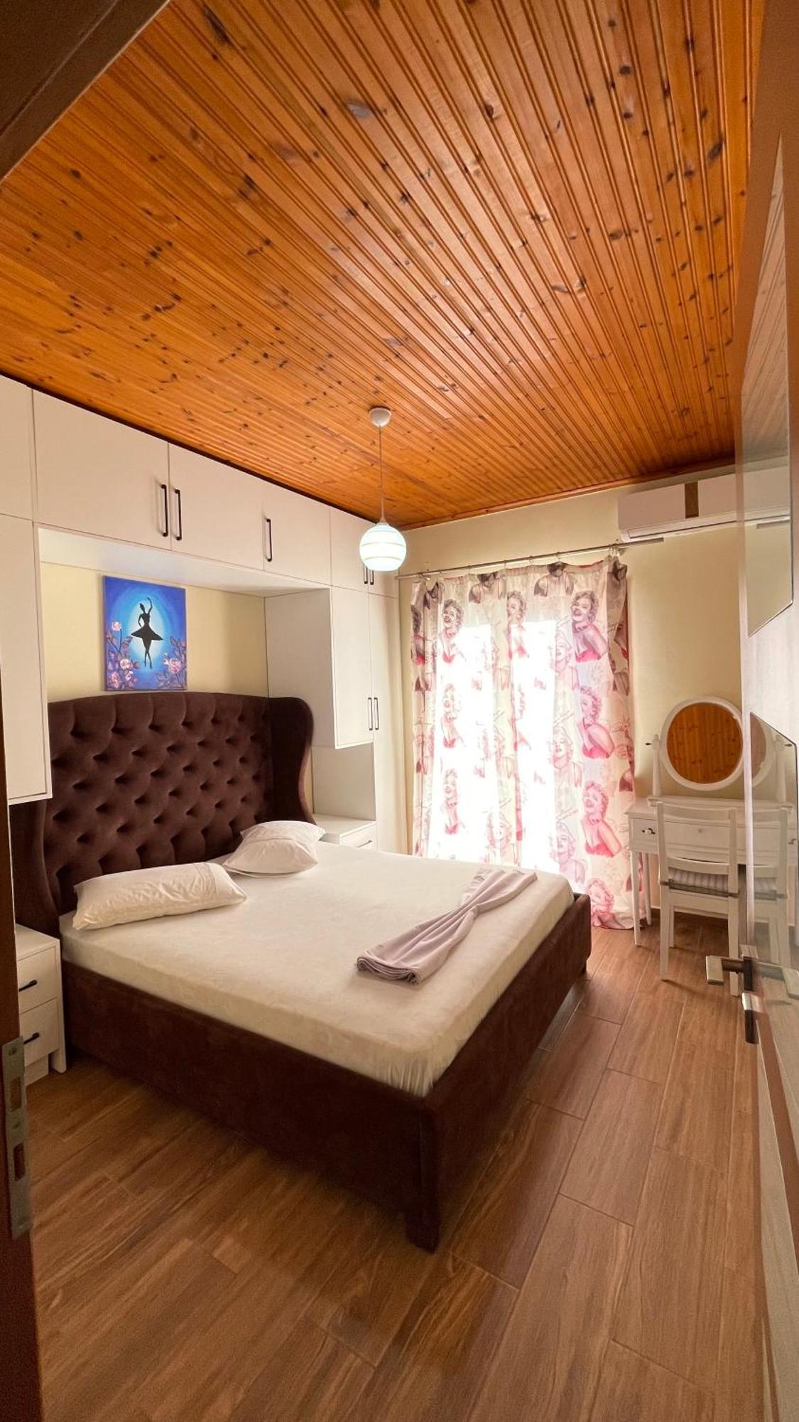 July Seaview Apartments Sarandë Eksteriør billede