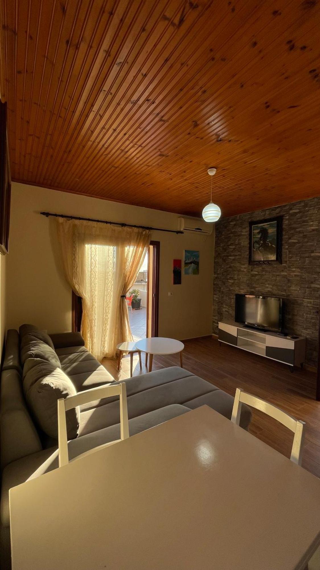 July Seaview Apartments Sarandë Eksteriør billede