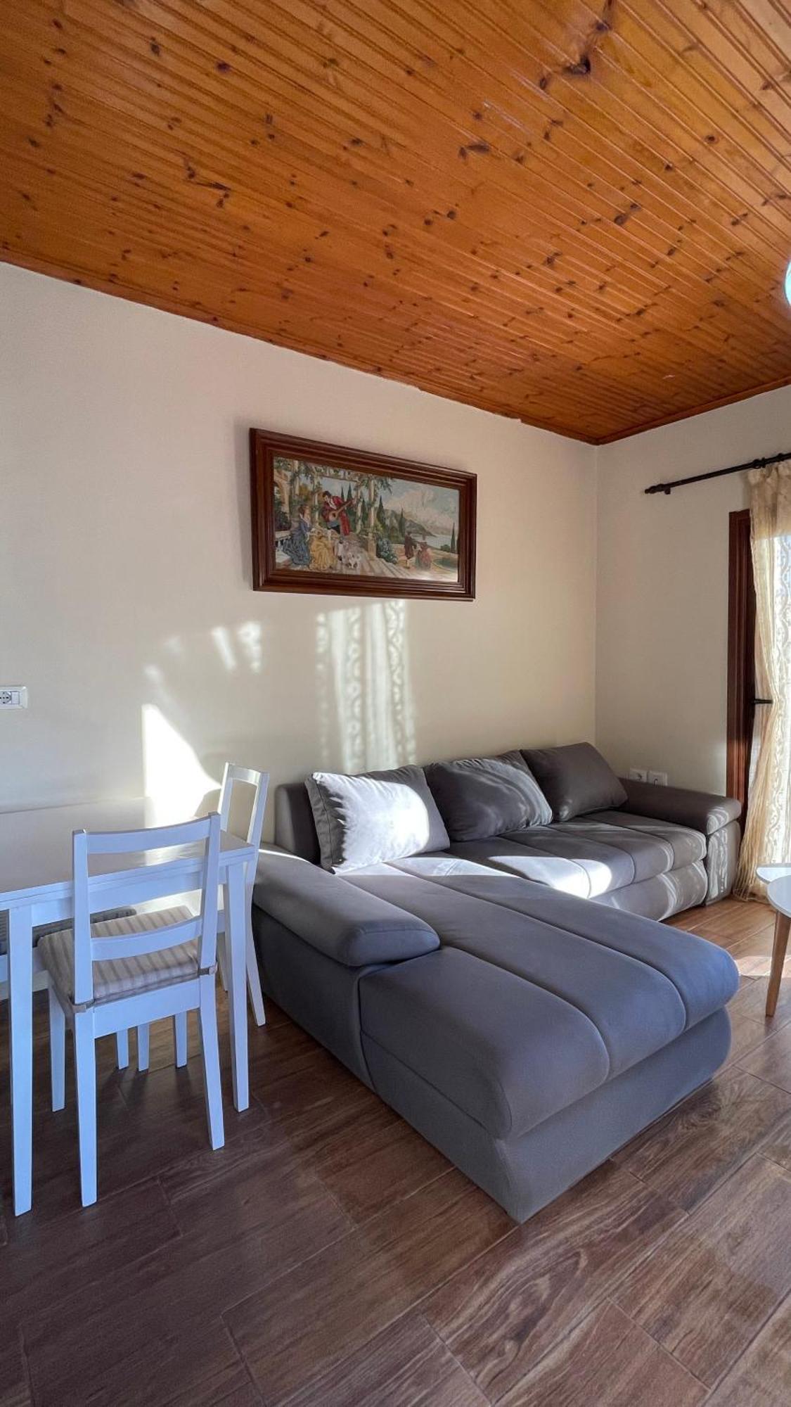 July Seaview Apartments Sarandë Eksteriør billede