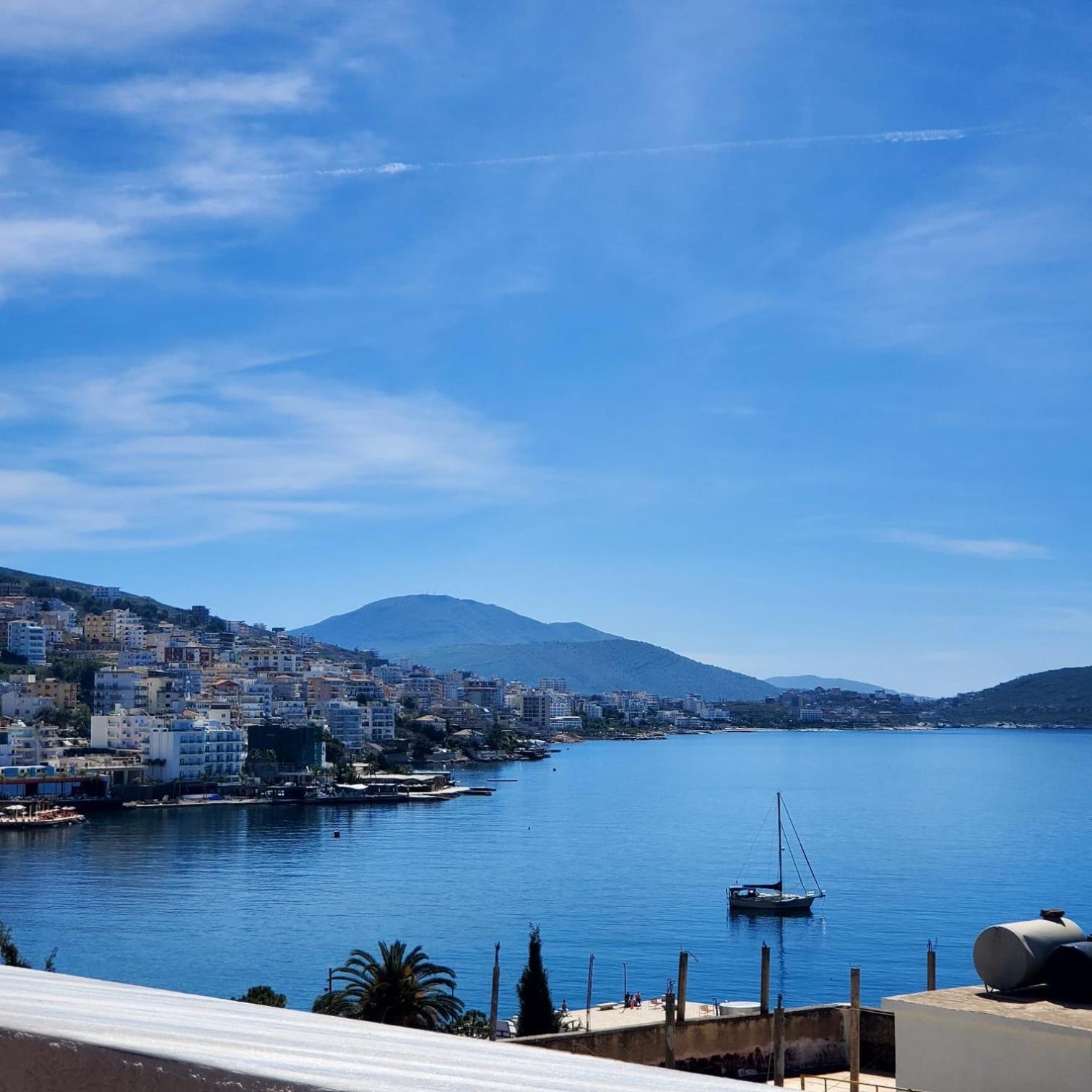 July Seaview Apartments Sarandë Eksteriør billede