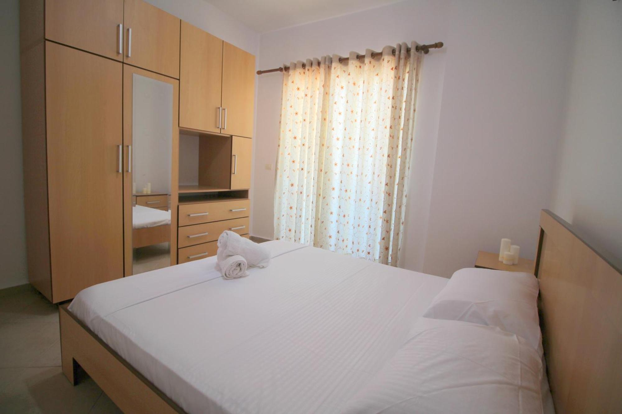July Seaview Apartments Sarandë Eksteriør billede