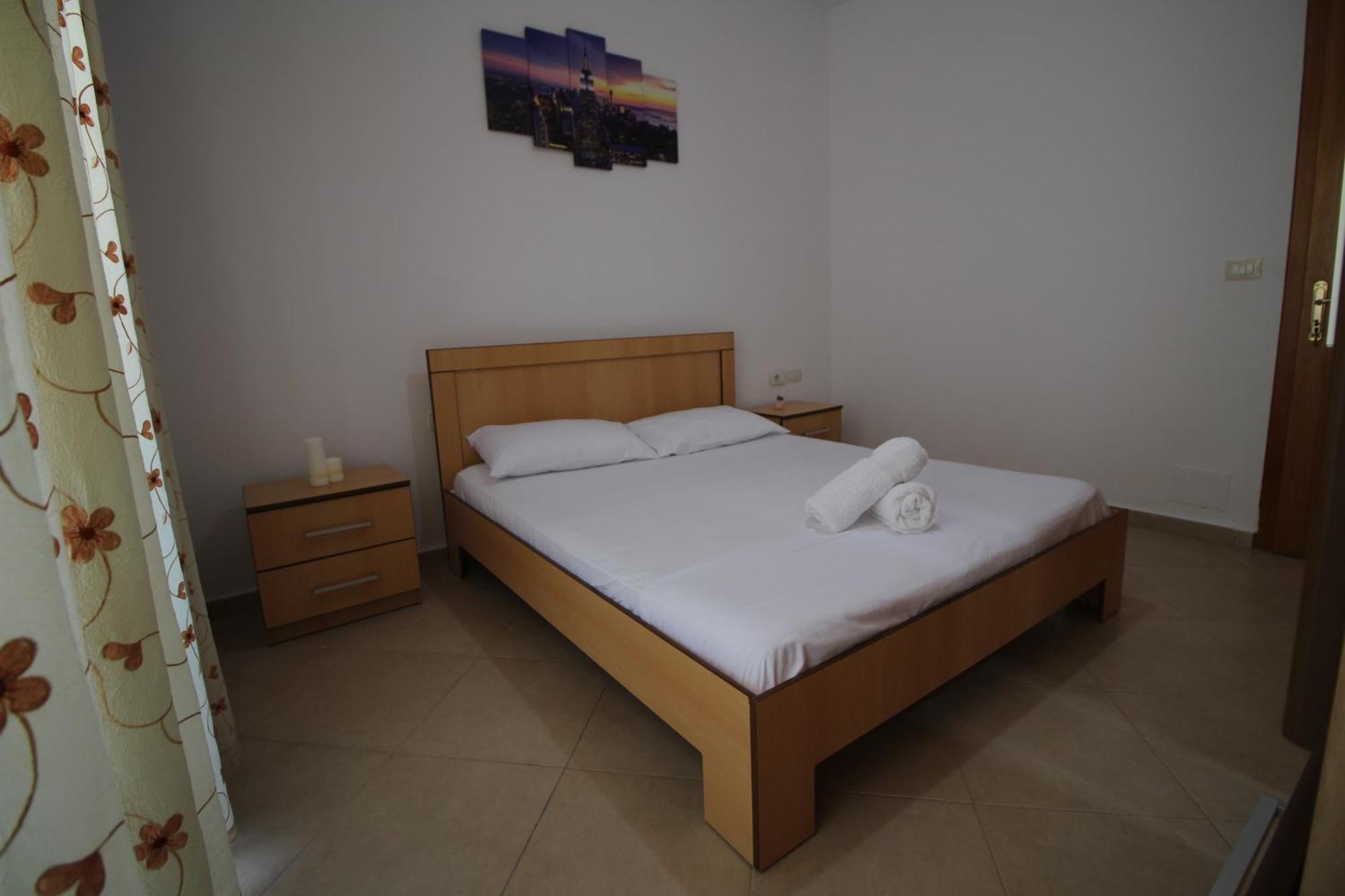 July Seaview Apartments Sarandë Eksteriør billede