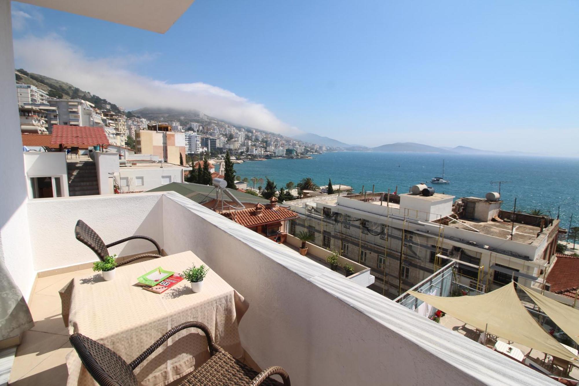 July Seaview Apartments Sarandë Eksteriør billede