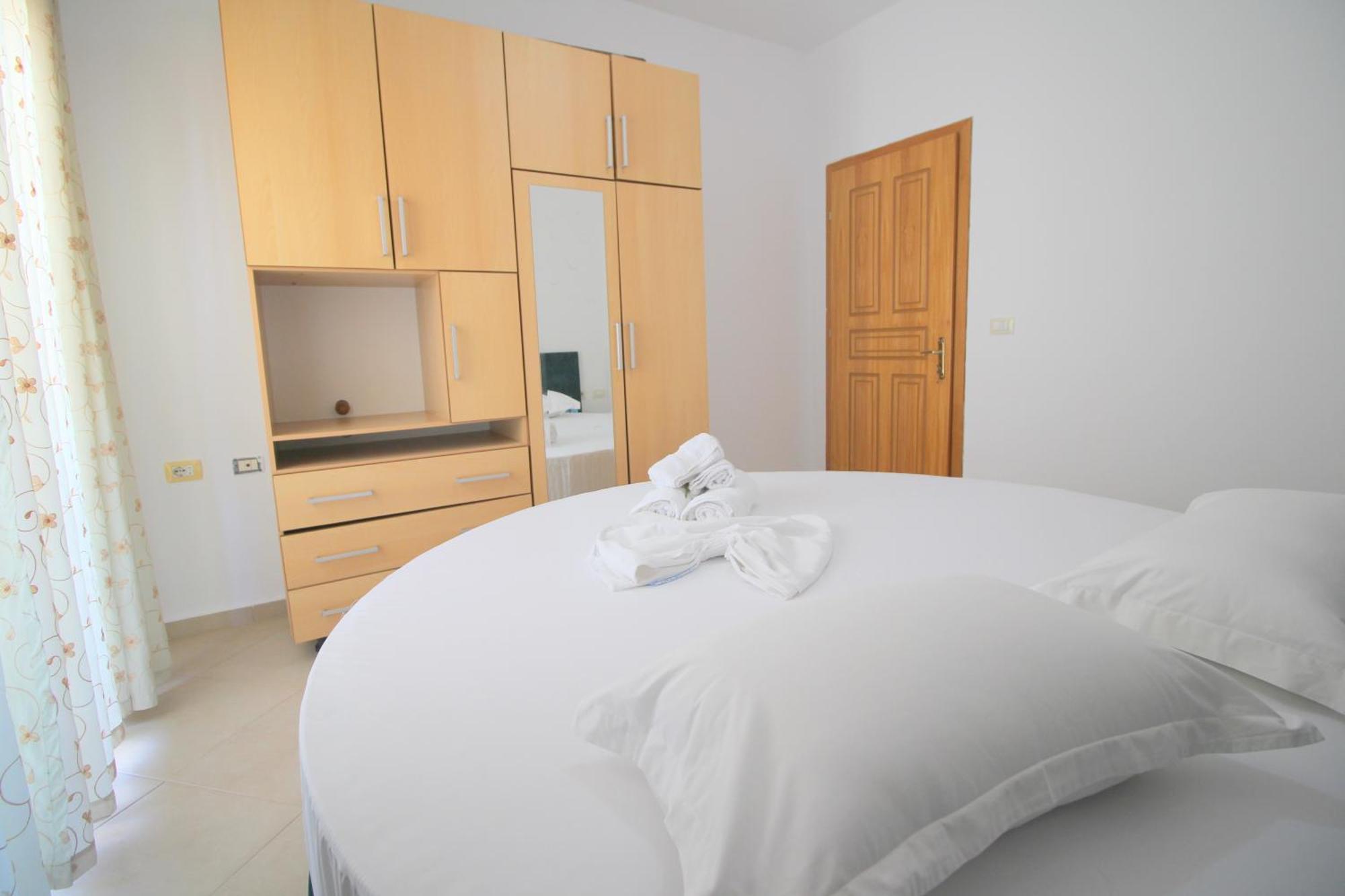 July Seaview Apartments Sarandë Eksteriør billede
