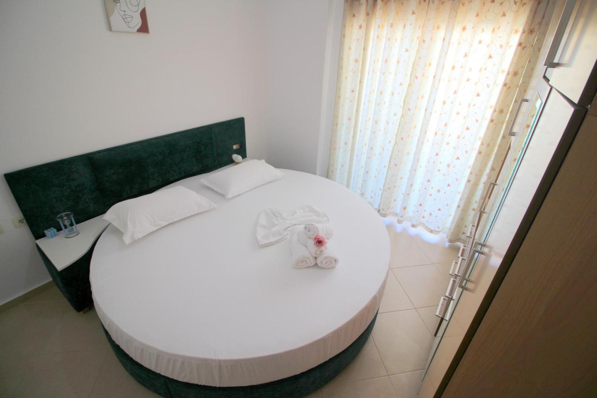 July Seaview Apartments Sarandë Eksteriør billede