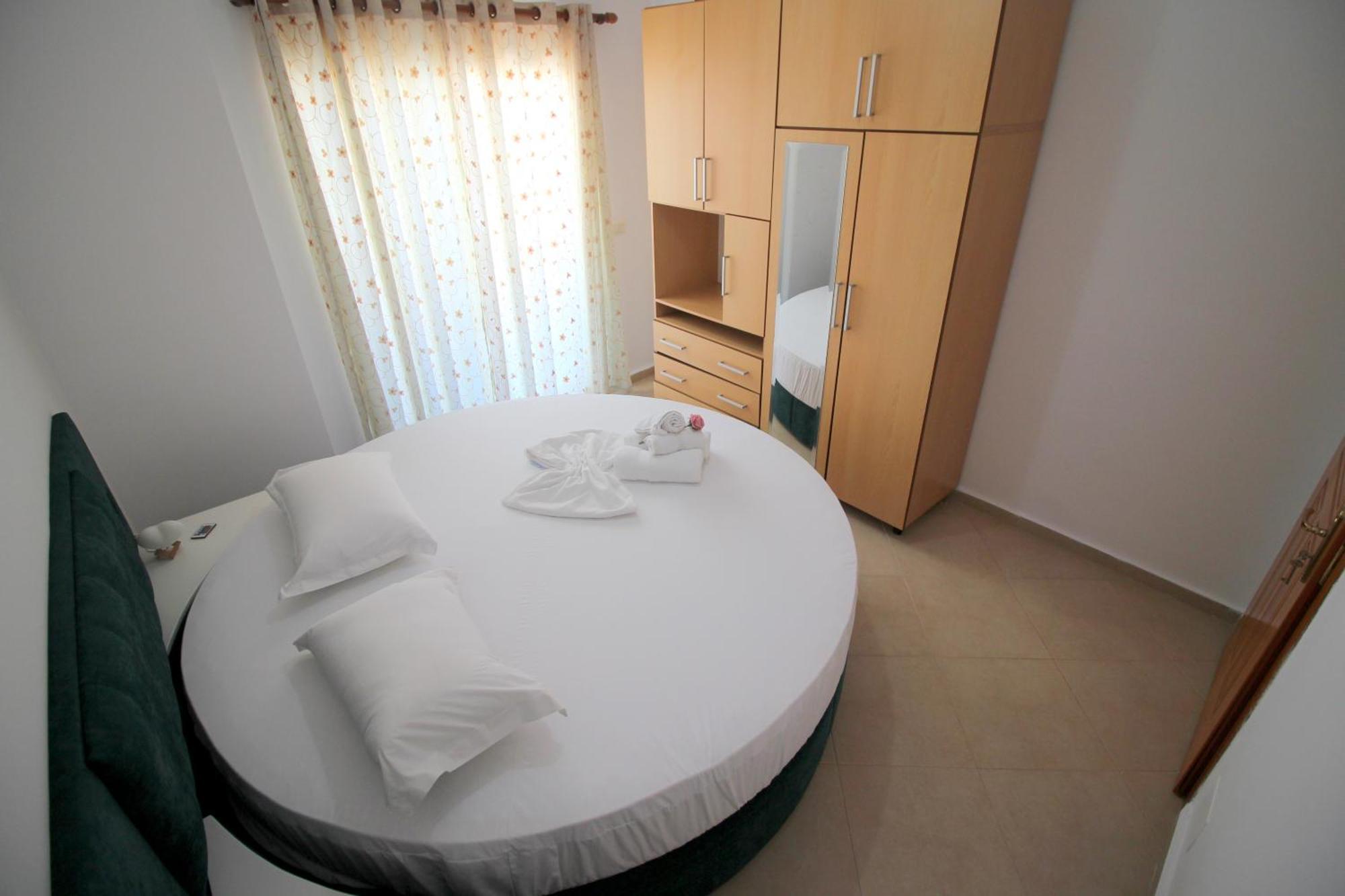 July Seaview Apartments Sarandë Eksteriør billede